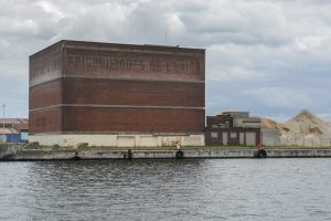 Box — image 98
