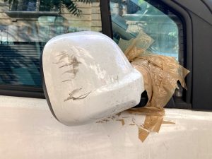 Damaged Cars — image 80